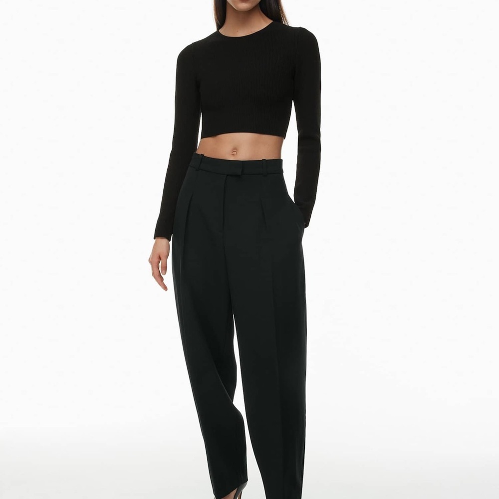 Artizia Babaton Sculpt Knit Crew Cropped Longsleeve - Picture 3 of 5